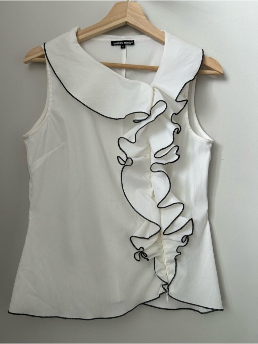 Samuel Dong Sleeveless Ruffle Blouse